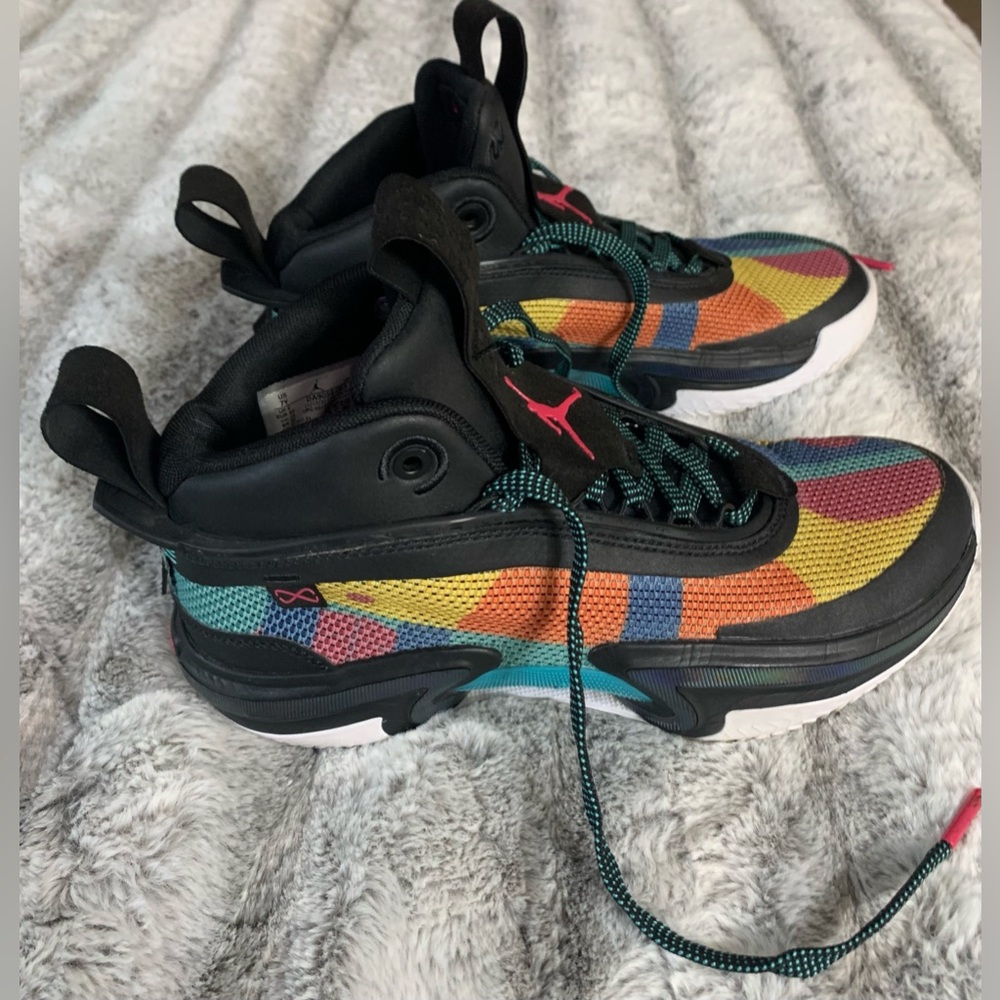 Air Jordan 36 mid black multicolor basketball shoes - size 7Y